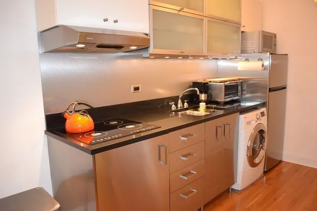 SPACIOUS 1 BEDROOM APARTMENT IN DOWNTOWN PALO ALTO